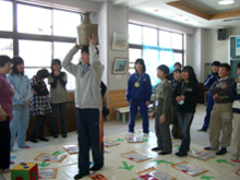 ▲ユニセフすごろくで楽しく学ぶ子どもたち