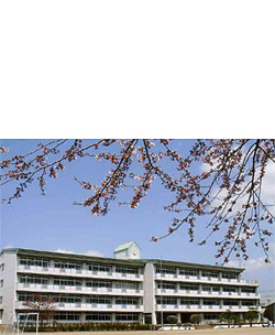 上田小学校の外観