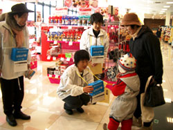 店内での募金活動
