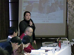 議長：米沢慎悦岩手県PTA連合会会長(右)