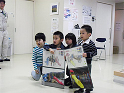 親子ワークショップ(© 日本ユニセフ協会)