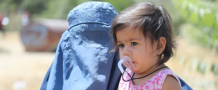 アフガニスタンの女性と子ども